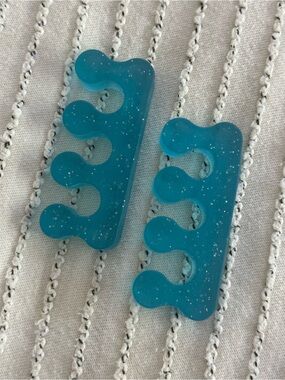Turquoise Silicone Toe Separators with Silver Glitter